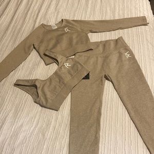 Zoezl Sportswear seamless 3 piece activewear set.
